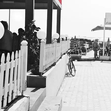 Отель Pavarsia Beach